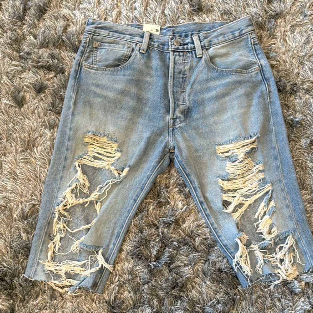 New Men's Levi Heavy Ripped Denim Shorts - 32 - Picture 3 of 7